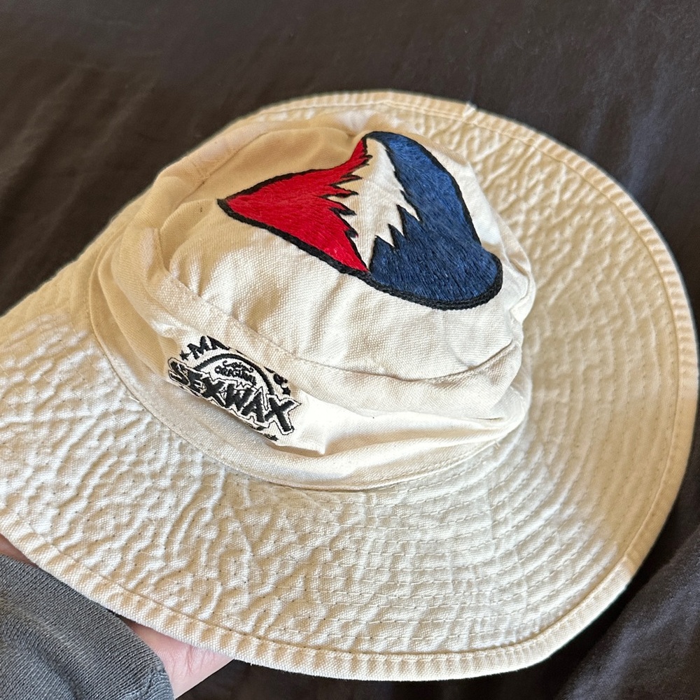 Cream Bucket Hat with Embroidered Design